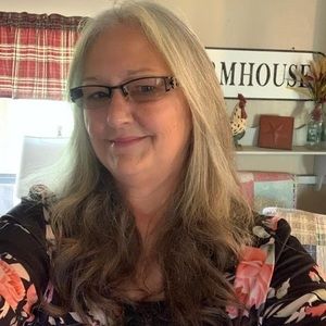 Meet your Posher, Dana